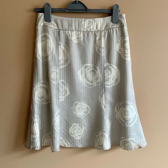 Armani Collezioni silk floral skirt - Picture 3 of 9